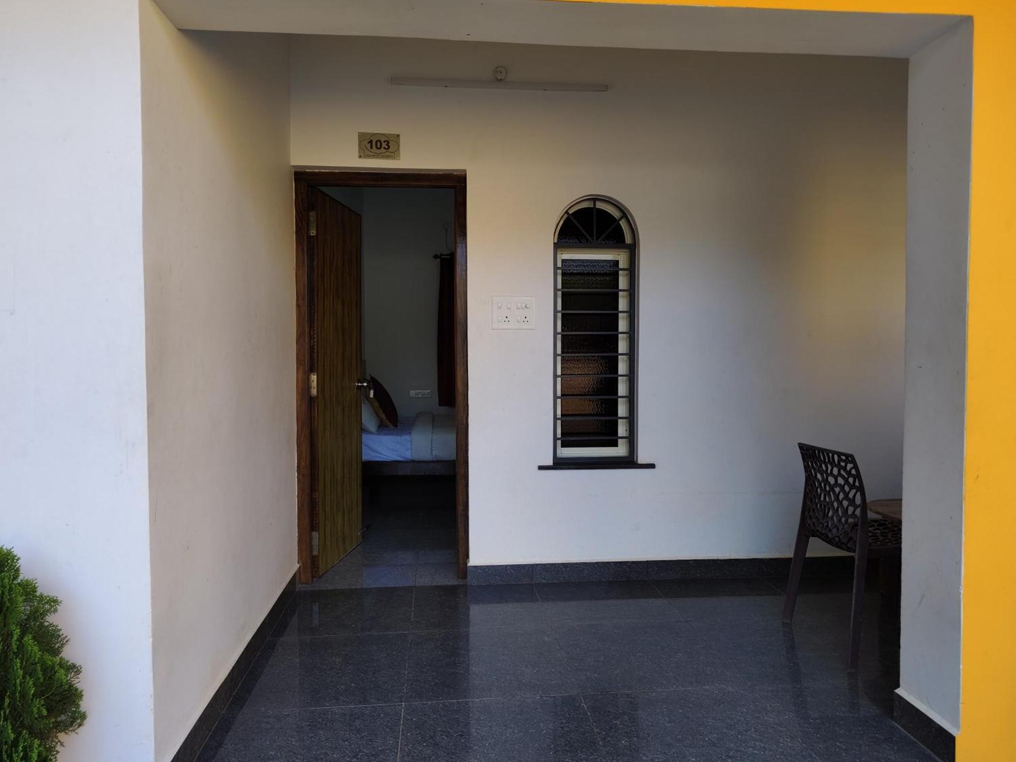 De' Capital Hotel Puduccseri Kültér fotó